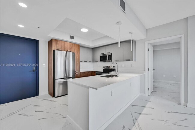 Building Photo - 840 NE 130th St