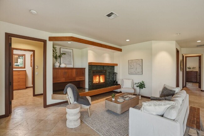 Building Photo - Beautiful 3-Bedroom Home Above Miller’s Landing with River and Mountain Vistas