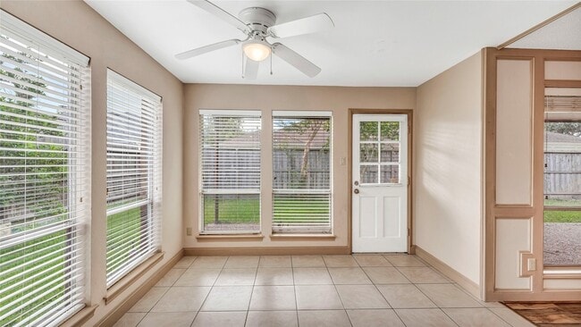 Building Photo - 10919 Paulwood Dr