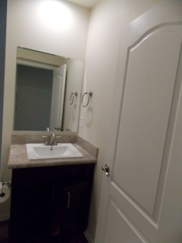 Building Photo - 302 W El Paso Ave