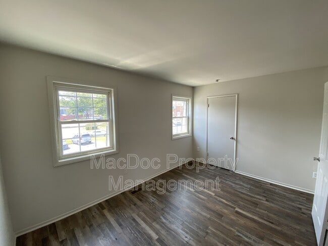 Building Photo - 14674 Pinon Ct