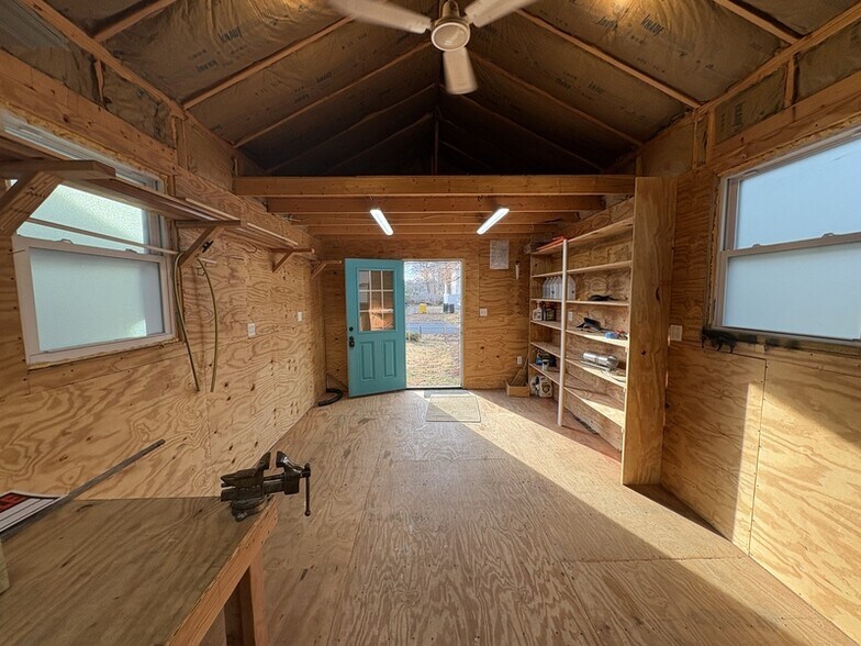 Building Photo - 408 Salisbury Rd