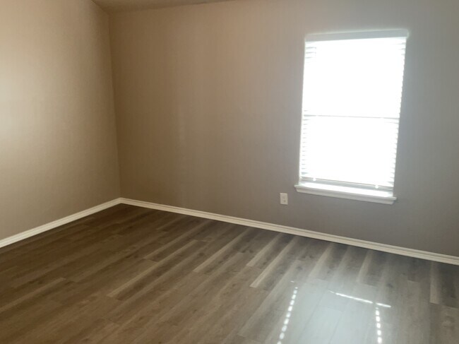 Building Photo - 1308 Penn Ln
