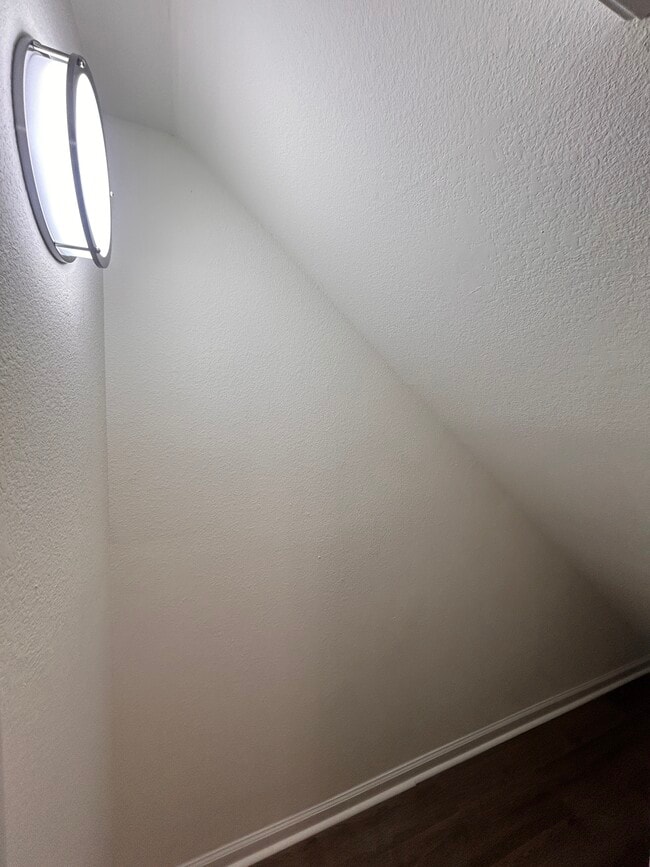 Building Photo - 1021 Fords Pointe Cir