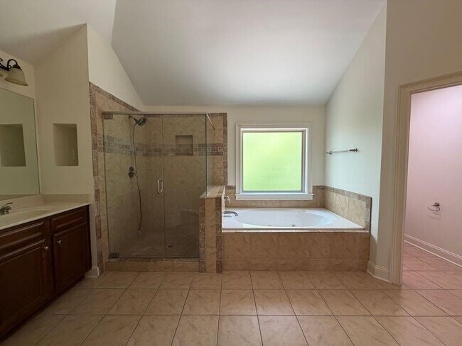 Building Photo - 4805 Carriage Bridge Ln