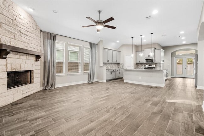 Building Photo - 385 Bonnet Blvd