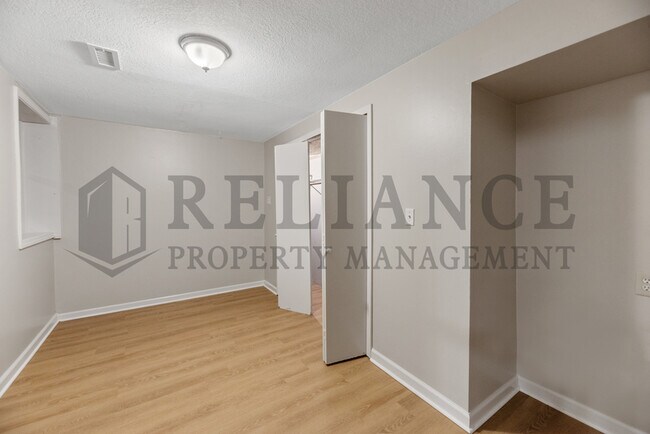 Building Photo - 10919 W Nantucket St
