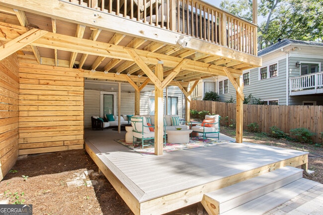 Building Photo - 524 Seminole Ave NE