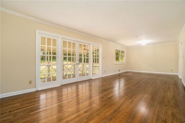 Building Photo - 3302 Lenox Pl NE