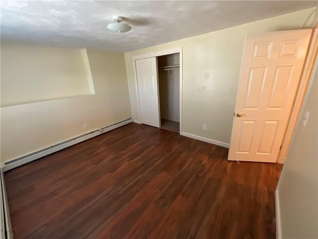 Building Photo - 6 Pilgrim Ave