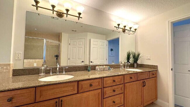 Building Photo - 1425 Ocean Shore Blvd