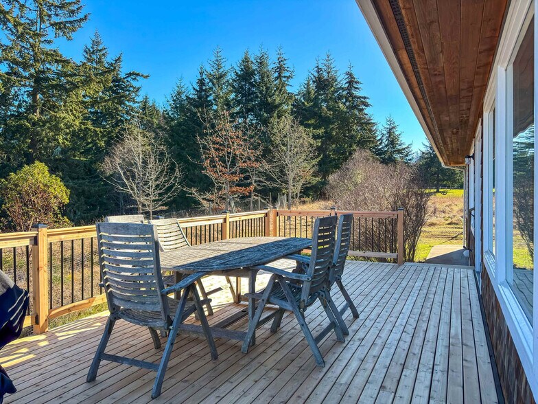 Building Photo - 123 E Bachelor Rock Dr