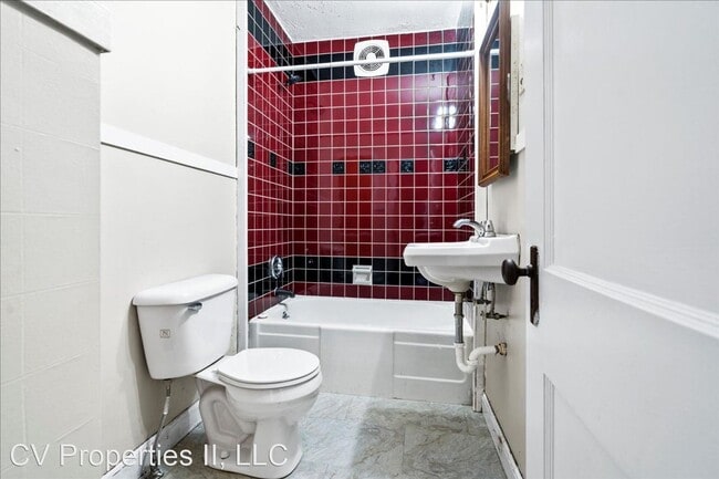 Building Photo - 4 br, 2 bath House - 1901 Iowa Street