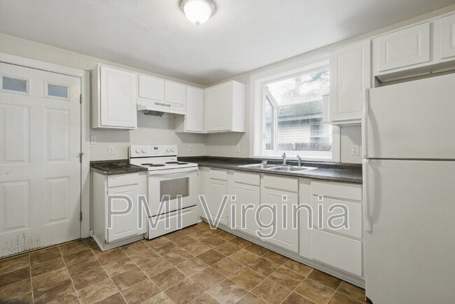Building Photo - 6612 Adair Ave