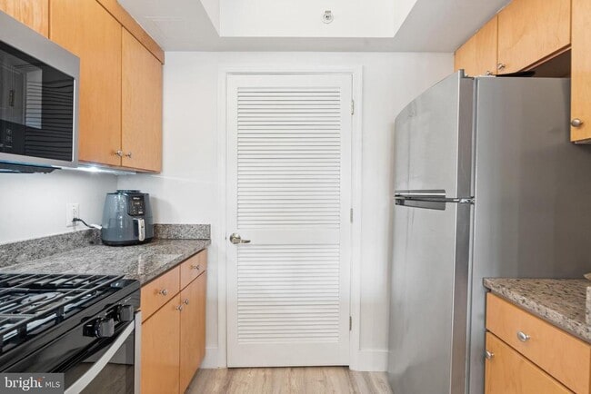 Building Photo - 631 D St NW