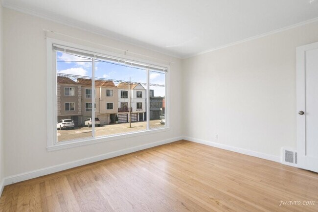 Building Photo - 1290 38th Ave