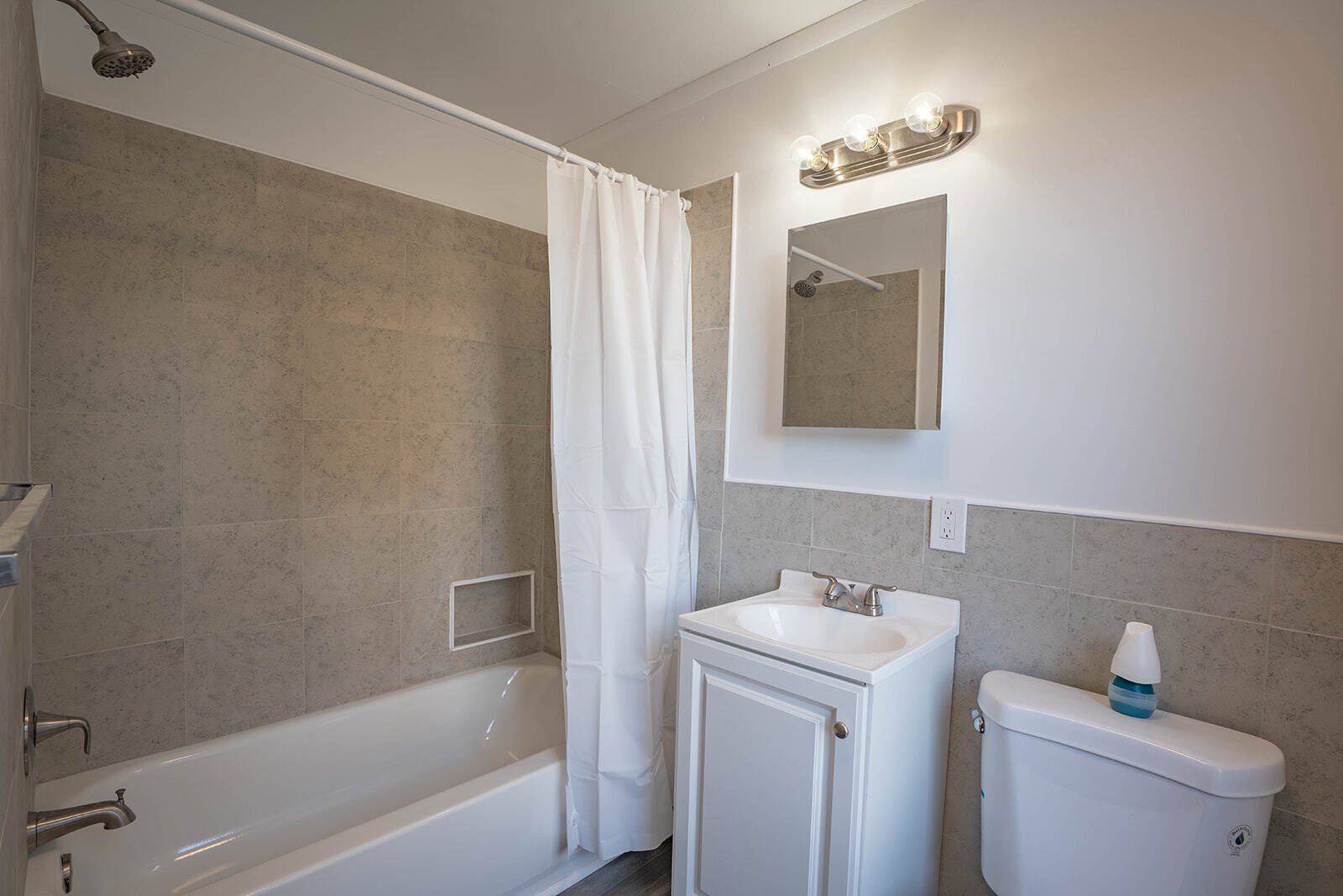 Building Photo - 120 Perry St