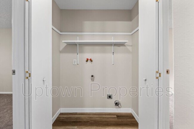 Building Photo - 5660 SW 180th Ave