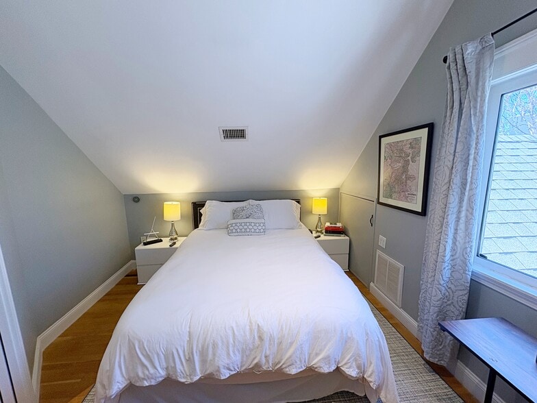 Building Photo - 247 Savin Hill Ave