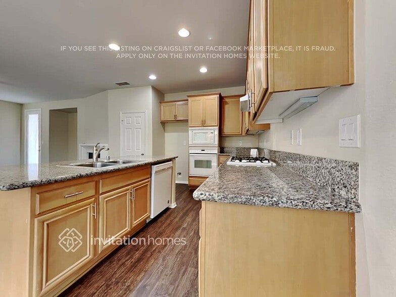 Building Photo - 6223 W Ave J 10