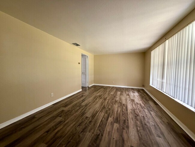 Building Photo - 1809 Richter Ln