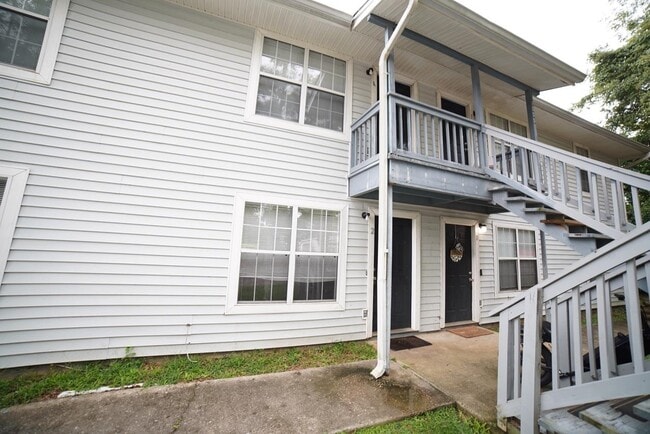 Primary Photo - 2555 Chateau Ln