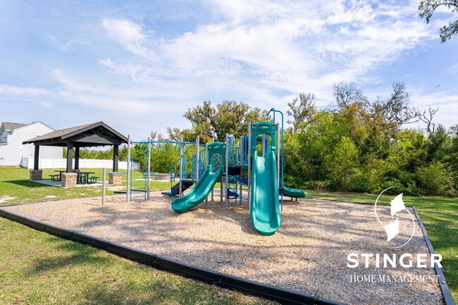 Building Photo - 12 Tugaloo Dr