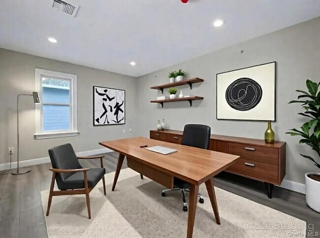 Building Photo - 110 School St