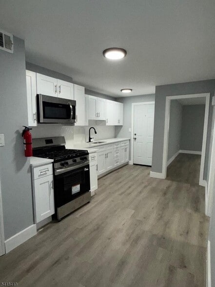 Building Photo - 23 1/2 Dr Martin Luther King Jr Blvd