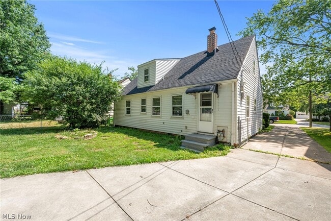 Building Photo - 988 Glenside Ave