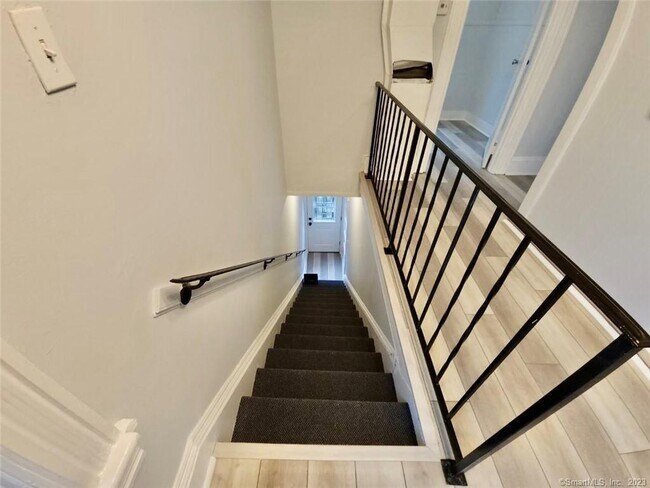 Building Photo - 303 Newtown Ave