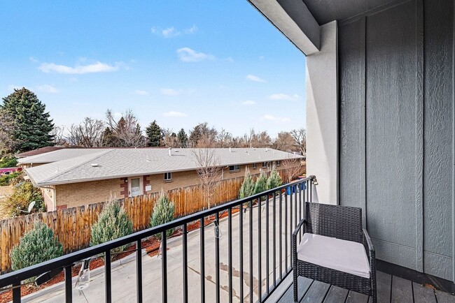 Building Photo - Fully Furnished 3 Bedroom 3 1/2 Bath in Wheat Ridge