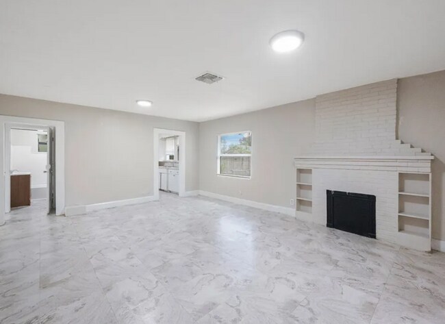 Building Photo - 235 35th St S