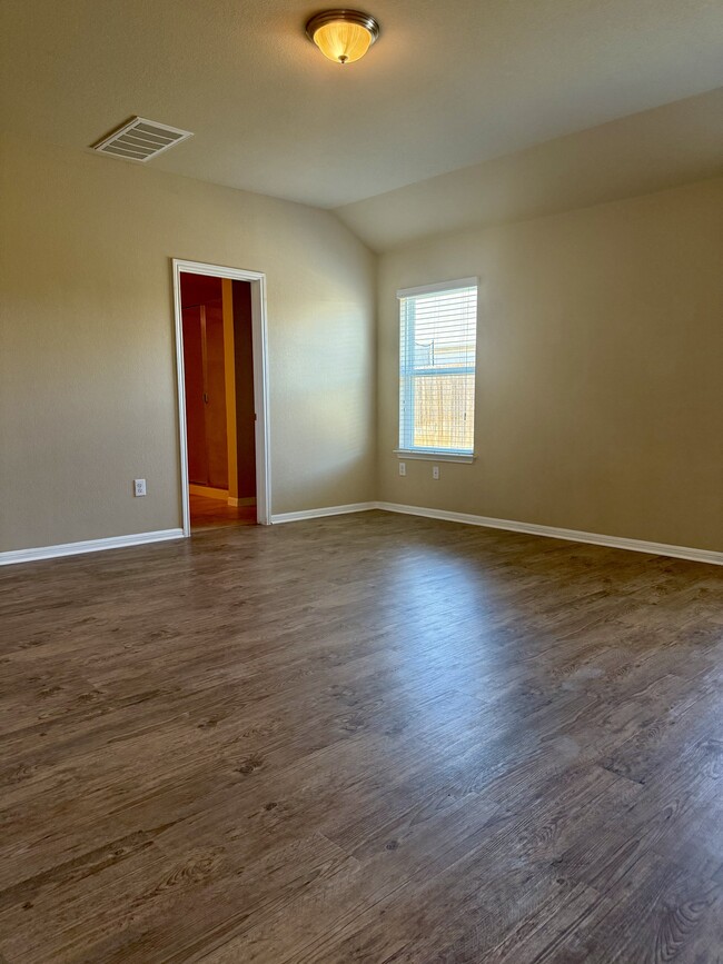 Building Photo - 5704 Montrelia Dr