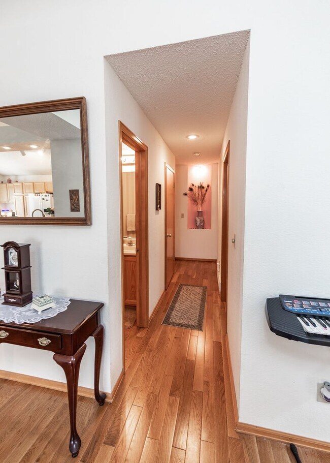 Building Photo - Spacious 5 Bedroom in D20 centrally located