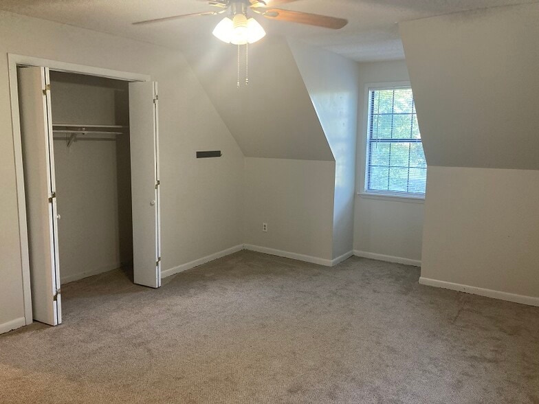 Building Photo - 352 Sam Thomas Rd