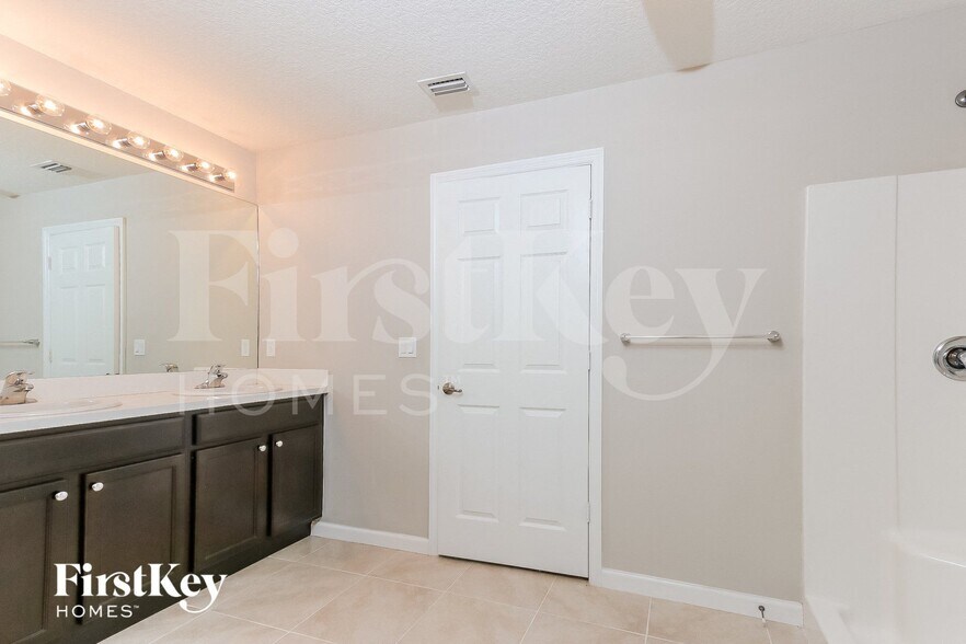 Building Photo - 3542 SW Viceroy St