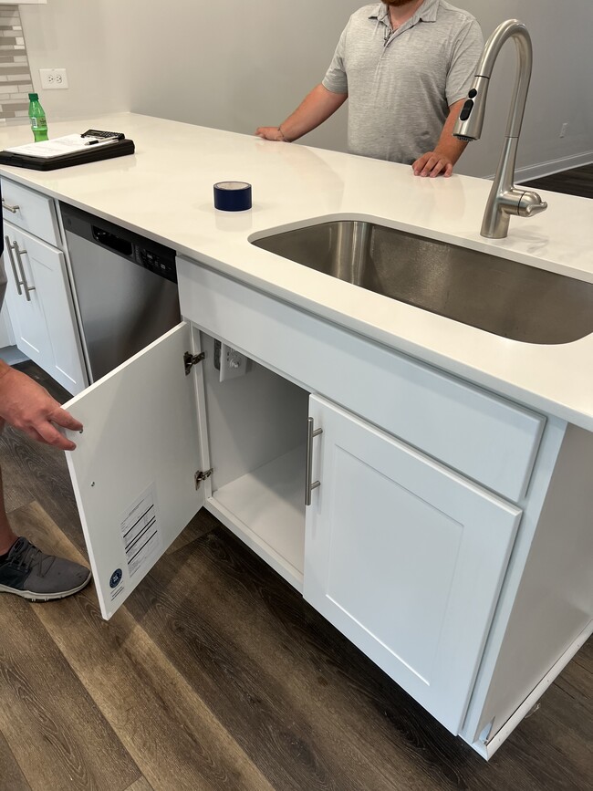 Building Photo - 337 Old Grove Ln