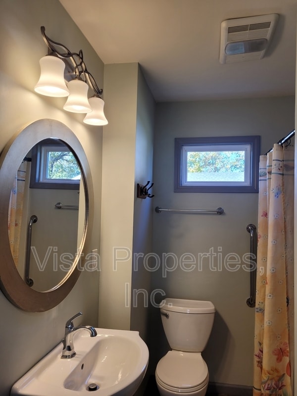 Building Photo - 127 Boston Ct