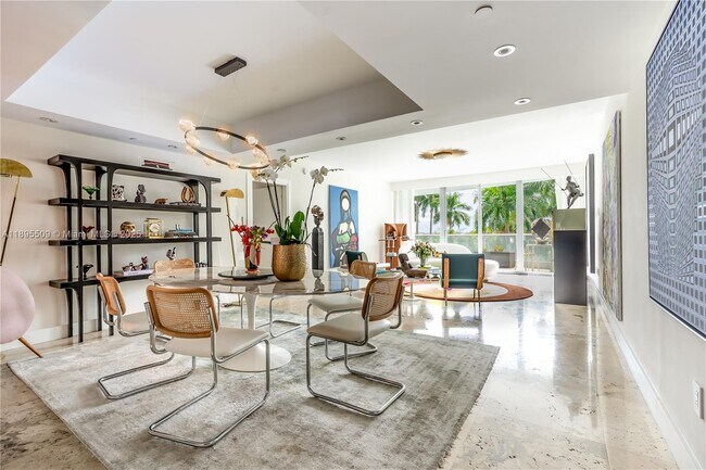 Building Photo - 2627 S Bayshore Dr