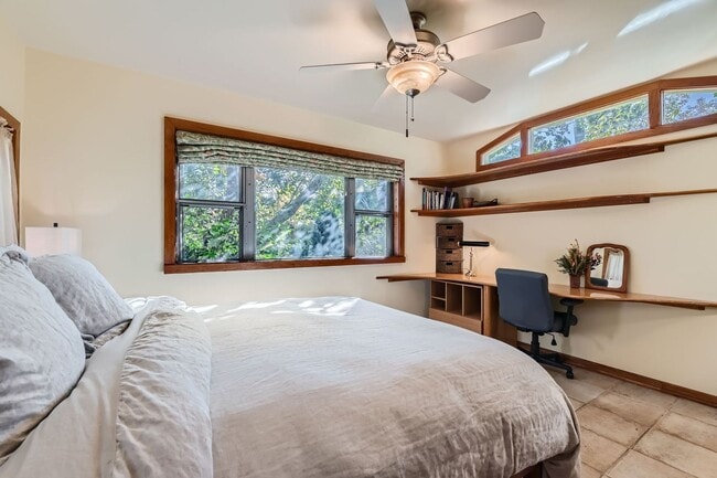 Building Photo - 2-Bedroom in Newlands with Secret Garden & Suite