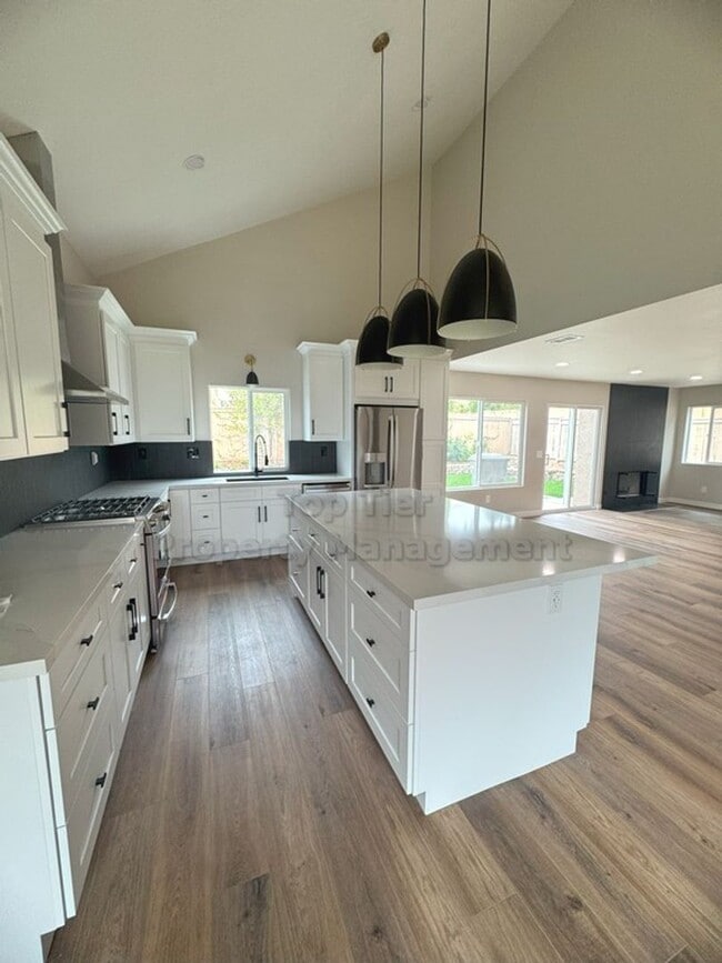 Building Photo - Fully Remodeled 3-Bedroom, 2.5 Bath Home i...