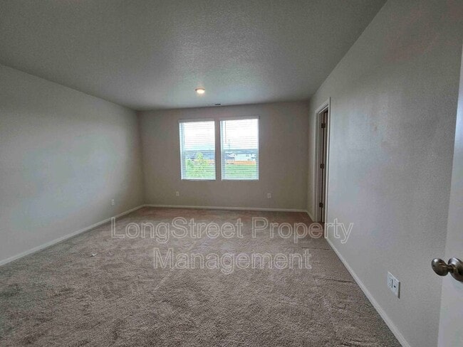 Building Photo - 412 Lost Lake St NE