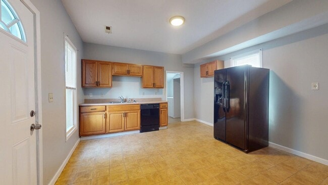 Building Photo - Madison/W.95th neighborhood : 3 bedroom/1 bath single family house available NOW.