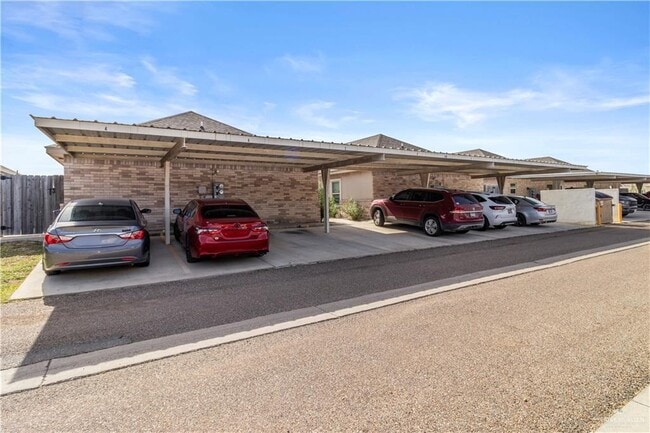 Building Photo - 13 Peabody Ave