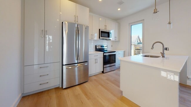 Building Photo - Brand new 4 bed 2 bath.... SEPT 1ST!!!