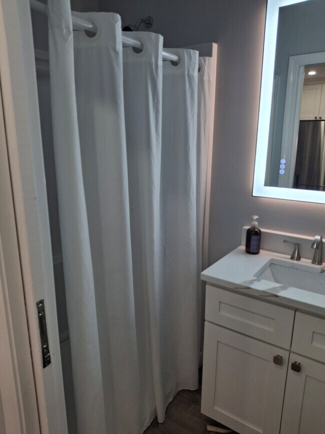 Building Photo - 1111 Atwells Ave