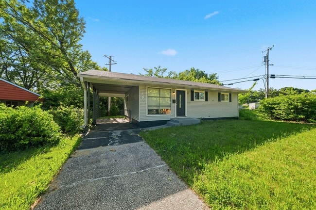 Building Photo - 10700 Spring Garden Dr