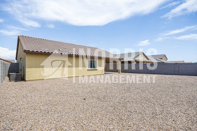 Building Photo - Very Nice Home in a Great Location