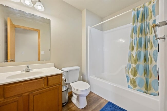 Building Photo - 77 N Park Ridge Rd